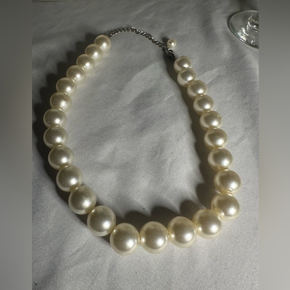 Choker style pearl bead necklace - Picture 3 of 5